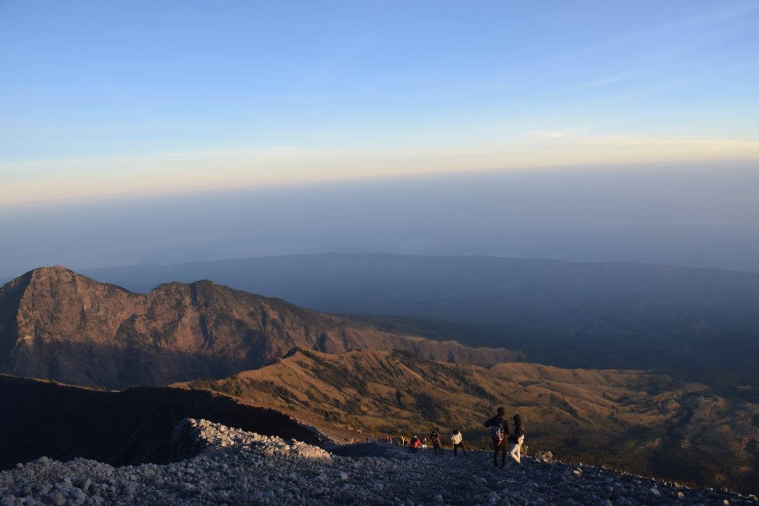 pelawangan from the top