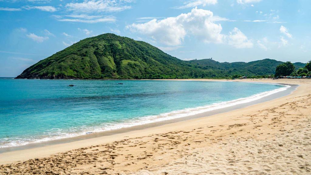 Exploring Lombok: A Paradise for Nature Lovers and Adventure Seekers